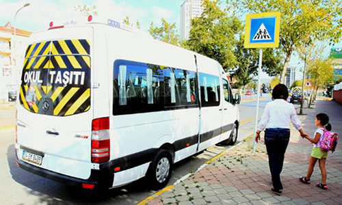 Milli Eğitim Bakanlığı, öğrencilerin ve velilerin şikayetleri üzerine servis araçlarında yeni kurallar belirledi.