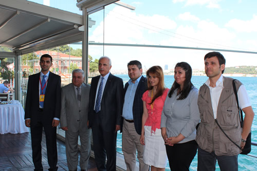 stanbul Valisi Hseyin Avni Mutlu Anadolu Yakas yerel medya temsilcileriyle Beylerbeyi Polis Evi'nde bir araya geldi.