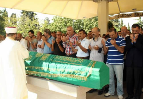 Milliyetçi Hareket Partisi, Üsküdar eski İlçe Başkanı Ali Şanalmış'ın babası Nedim Şanal 78 yaşında vefat etti.