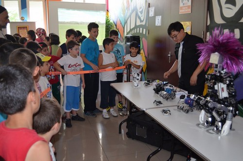 Üsküdar Gençlik Merkezi RoboKids etkinliğine yoğun ilgi