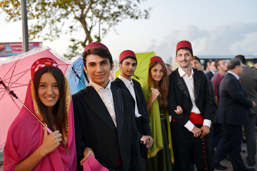 skdar ve stanbullular, 3 gn sren 26.'nc Uluslararas Ktibim Kltr Sanat Festivali'nde, mzik, elence, folklor, kltr, sanat ve spora doydu. 