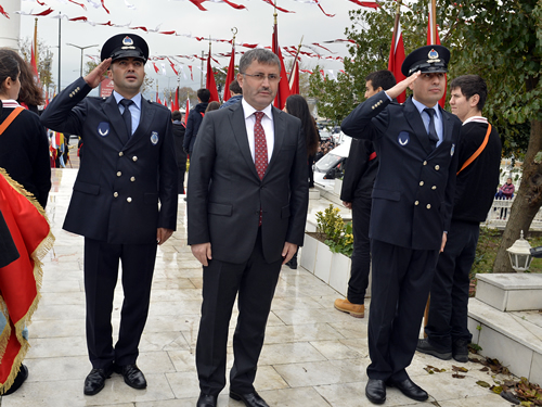 skdar Belediye Bakan Hilmi Trkmen, emsipaa Antna elenk Koydu