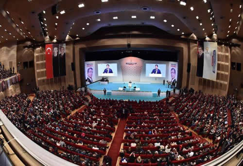 AK Parti İstanbul İl Başkanı Selim Temurci ise teşkilat olarak kendilerine düşenin dava uğruna ahlak, erdem, dürüstlük ve inançla çalışmak olduğunu söyledi