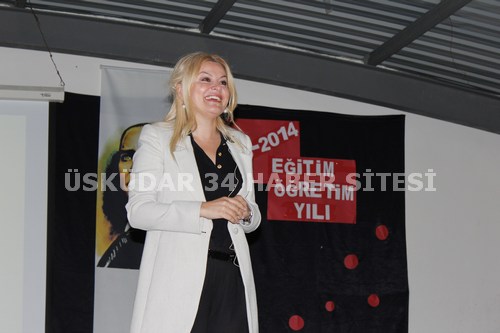 Prof. Dr. Deniz Ülke Arıboğan, Fazilet Eğitim Kurumlarında düzenlenen ''Değişen Türkiye Değişen Meslekler'' konulu konferansta öğrencilerle bir araya geldi.