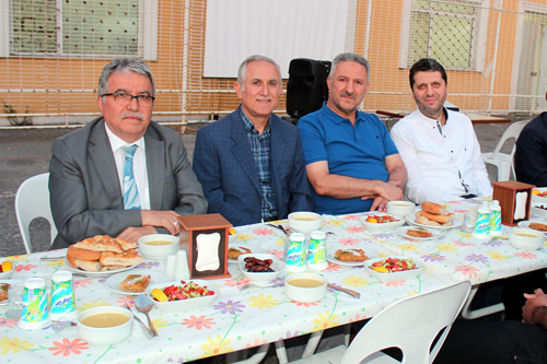 lim ve Fazilet Vakf Eitim Kurumlar geleneksel ramazan iftar program