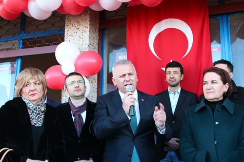 MHP skdar Belediye Bakan Aday Habib Suimez, skdar'n sorunlarn yakndan bildiklerinin syledi. 