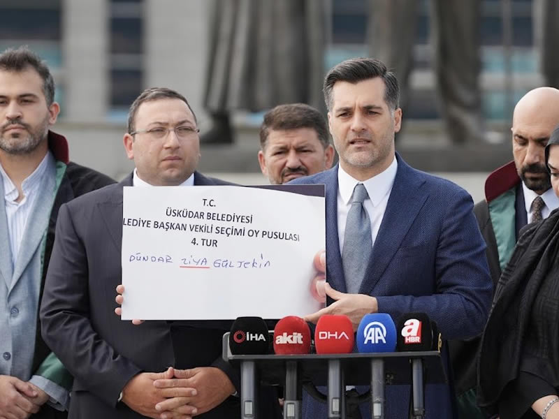 AK Parti Üsküdar İlçe Başkanı Taha Sarıcaoğlu ile AK Partili belediye meclis üyeleri, 5 Ağustos 2026’da Üsküdar Belediye Meclisi’nde yapılan Başkan Vekilliği seçimlerinde usulsüzlük ve şaibe yaşandığı iddiasıyla bugün suç duyurusunda bulundu.