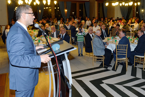 Üsküdar Belediye Başkanı Hilmi Türkmen, düzenlenen akşam yemeğinde ilçede görev alan Sivil Toplum Kuruluşları (STK) temsilcileriyle bir araya geldi.