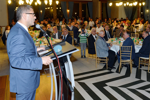 skdar Belediye Bakan Hilmi Trkmen, dzenlenen akam yemeinde ilede grev alan Sivil Toplum Kurulular (STK) temsilcileriyle bir araya geldi.