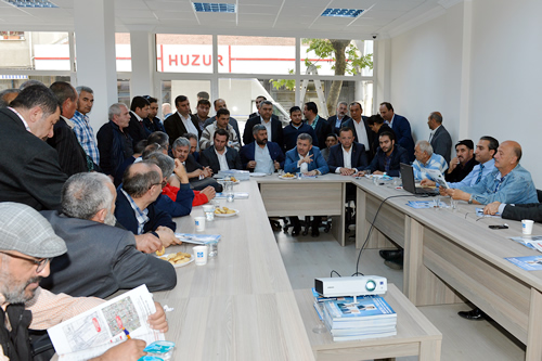 Yavuztürk Mahallesi'nde kurulan Kentsel Dönüşüm Ofisi'nde programa katılan Başkan Türkmen barınmanın kutsal bir hak olduğunu söyledi