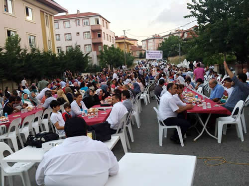 Diyarbakırlılar Ramazan Ayının Bereketini ''Gönül Sofrası''nda paylaştı