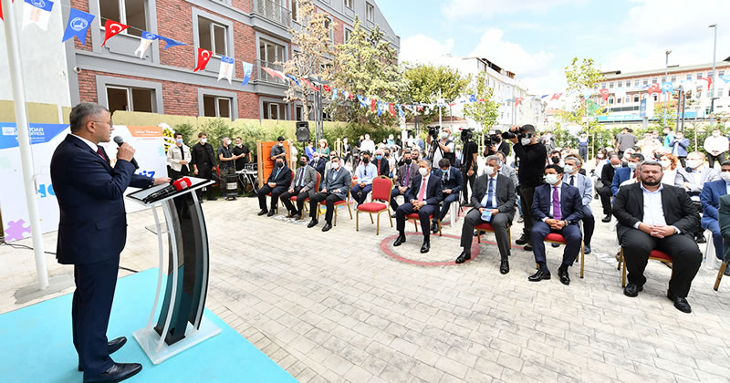 skdar Belediye Bakan Hilmi Trkmen, belediye olarak Otizm Merkezi ile sosyal belediyecilikte bir ilki daha gerekletirdiklerine dikkat ekti