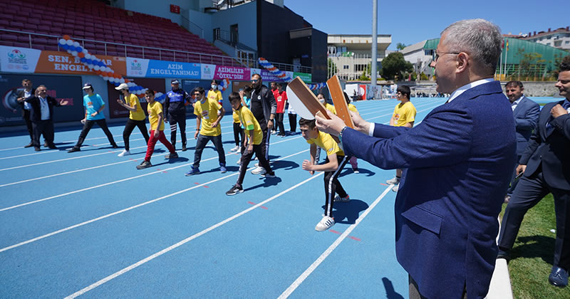 15. Uluslararas zel Sporcular Atletizm enlii'nde 3 lke, 17 ehir ve 115 okuldan toplam 2 bin 100 sporcu msabakalara katlarak hem ter dkt hemde engelleri ortadan kaldrd.