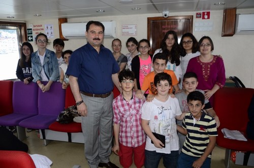 Üsküdar'da düzenlenen proje yarışmalarında derece alan öğrenciler tekne gezisi ile ödüllendirildi.