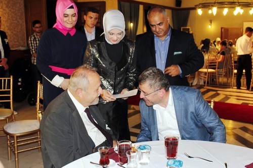 skdar Aznlk Cemaatlerinin temsilcileri iftar programnda bir araya geldi