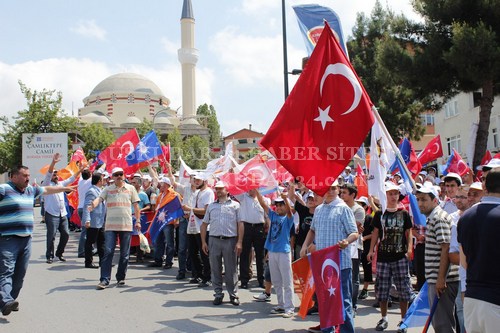 skdar ''Milli radeye Sayg'' iin yollara dt