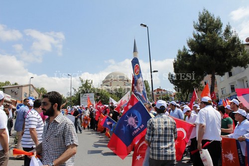 skdar ''Milli radeye Sayg'' iin yollara dt