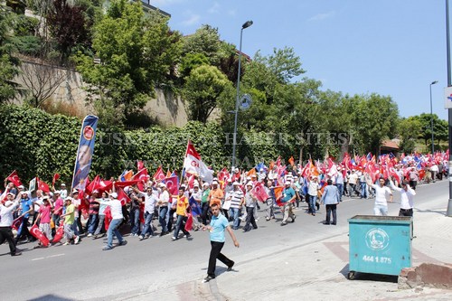 skdar ''Milli radeye Sayg'' iin yollara dt