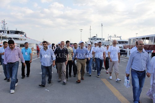 skdar ''Milli radeye Sayg'' iin yollara dt