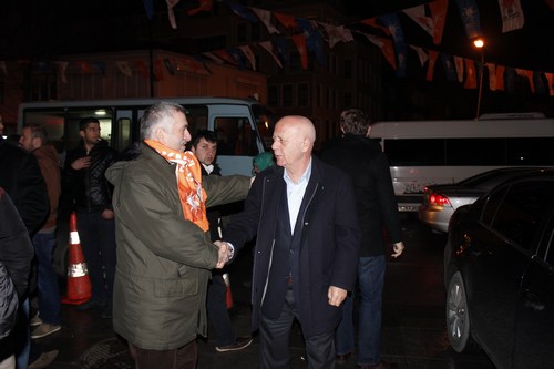 Hilmi Trkmen skdar'da gvde gsterisi yapt