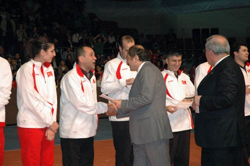 Yeni Burhan Felek Voleybol Salonu gz kamatrd