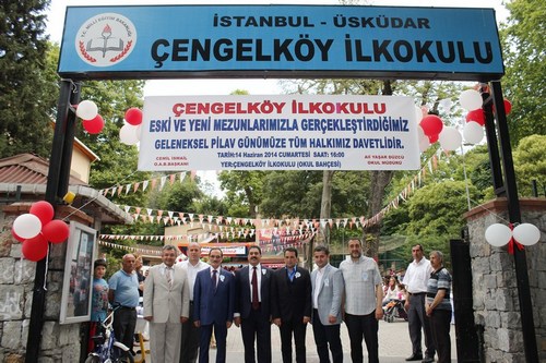 Çengelköy İlkokulu Okul Aile Birliği'nin her yıl geleneksel olarak düzenlemiş pilav günü'nün bu sene 13.'sü gerçekleştirildi.