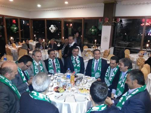 engelkyspor Kulb amlca Sefa Restaurant'da motivasyon gecesi dzenledi. Geceye ok sayda davetli katld. Kulbn onursal bakan mer Seyfi Aktln, Yavuz Canikli, Yusuf imek ve skdar Belediye Bakan Mustafa Kara bata olmak zere gecede kulbe destek sz verildi.