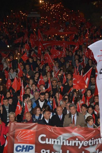 CHP skdar le rgt 29 Ekim Cumhuriyet Bayram Yry dzenledi