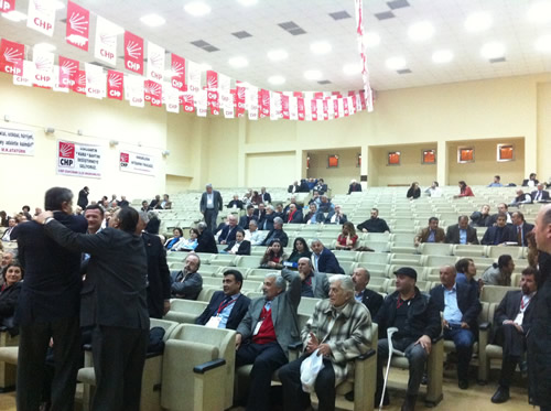 CHP skdar le Bakanl 9. Olaan Genel Kongresi Haydarpaa Lisesi Kongre Salonu