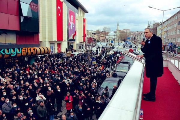 CHP skdar le Bakanl'nn yeni ile binas trenle hizmete ald