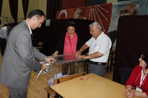 skdar CHP'de seimi Erdoan Altan kazand
