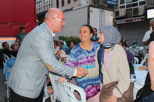 CHP skdar Selamiali Efendi Caddesi'nde Sokak ftar dzenledi