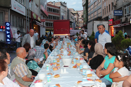 CHP skdar Selamiali Efendi Caddesi'nde Sokak ftar dzenledi