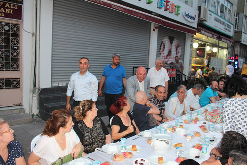 CHP skdar Selamiali Efendi Caddesi'nde Sokak ftar dzenledi