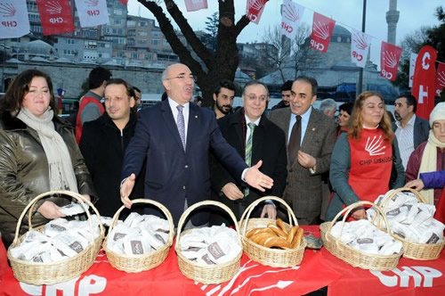 CHP skdar'da simit datt