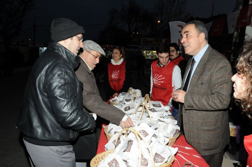 CHP skdar'da simit datt