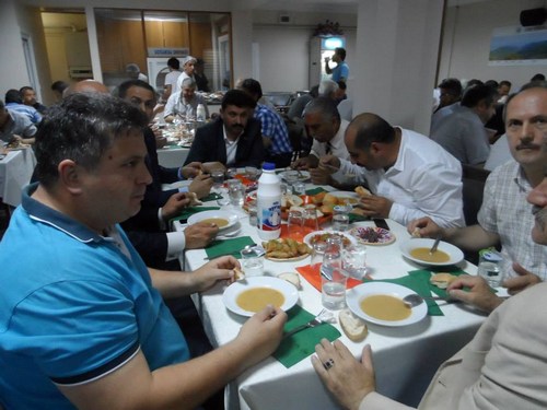 Cide Souksu Dernei geleneksel ramazan ay iftar yapld