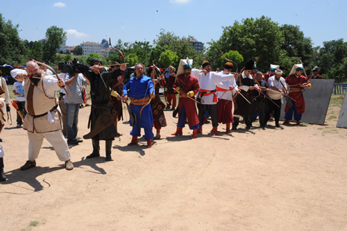 Dnya Okcular skdar'da Bulutu