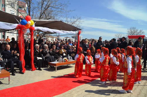 Emine Erdoan'dan anakkale'de anlaml al