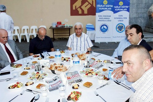 Fazilet Eitim Kurumlar Geleneksel Ramazan ftar Program skdar Kampsnde gerekletirildi