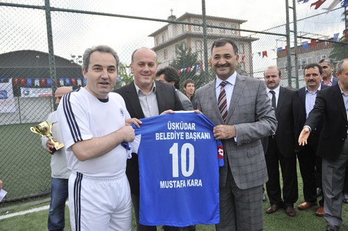 skdar Belediyesi'nin her yl geleneksel olarak dzenledii Birimler Aras Futbol Turnuvas sona erdi.