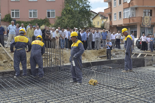 amlktepe Camii'nin temeli atld