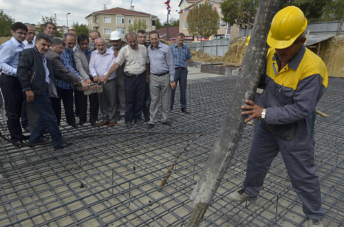 amlktepe Camii'nin temeli atld