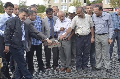 amlktepe Camii'nin temeli atld