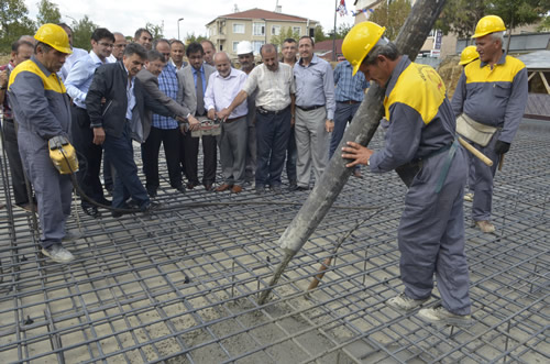 amlktepe Camii'nin temeli atld