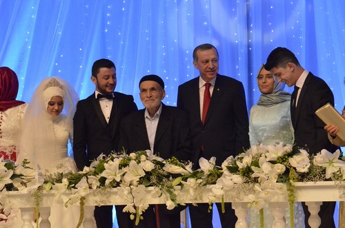 skdar Belediye Bakan Hilmi Trkmen, olunun nikahn kyd