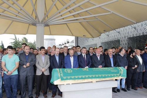 Hseyin adr son yolculuuna skdar akirin Camii'nden uurland