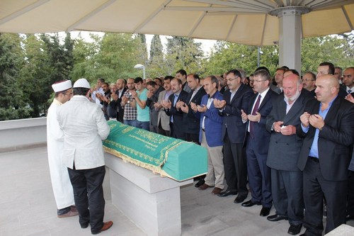 Hseyin adr son yolculuuna skdar akirin Camii'nden uurland