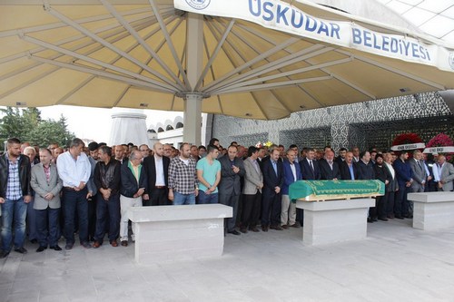 Hseyin adr son yolculuuna skdar akirin Camii'nden uurland