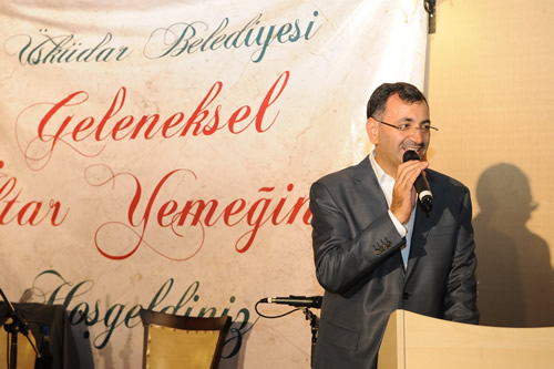 skdar'da bayram Kadir Topba getirdi